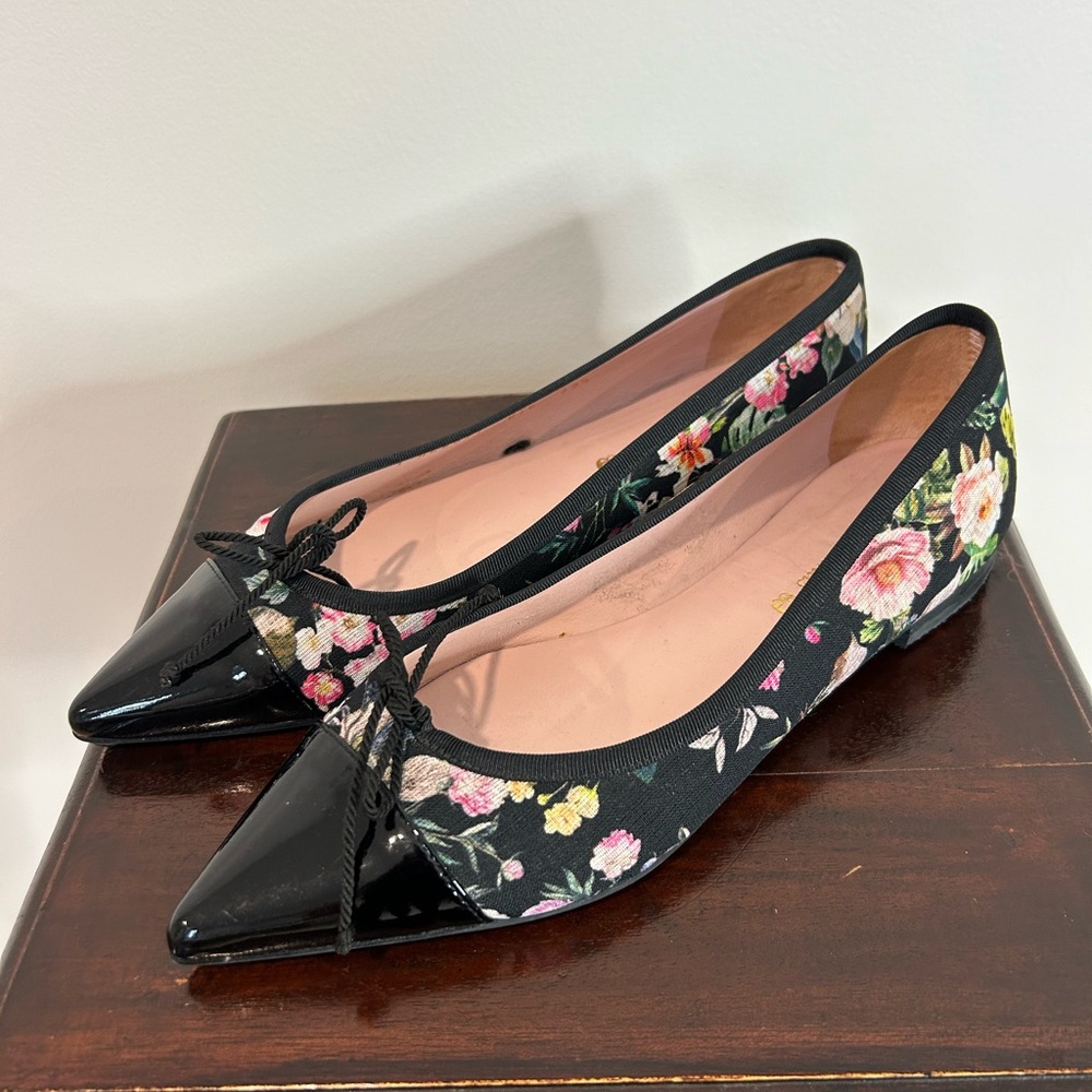 Gorgeous and Chic Pretty Ballerinas Black Floral Print Flats❤️8.5